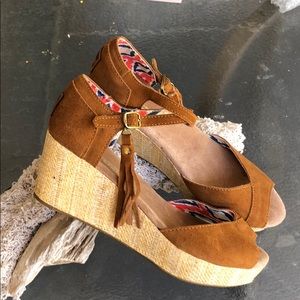 Tom’s Brown Suede Fringe Festival  Wedge size 7.5